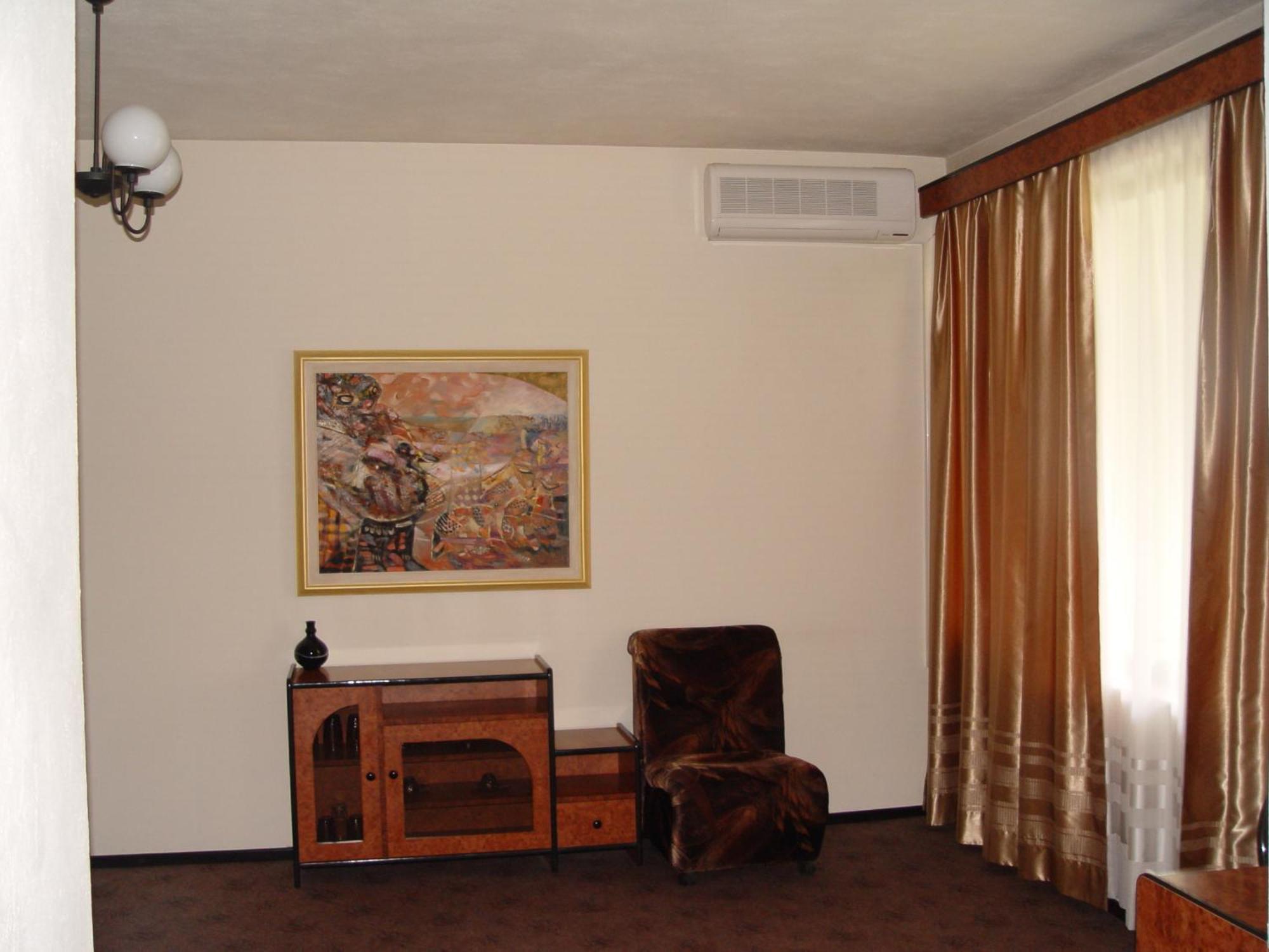 Family Hotel Gabrovo Luaran gambar