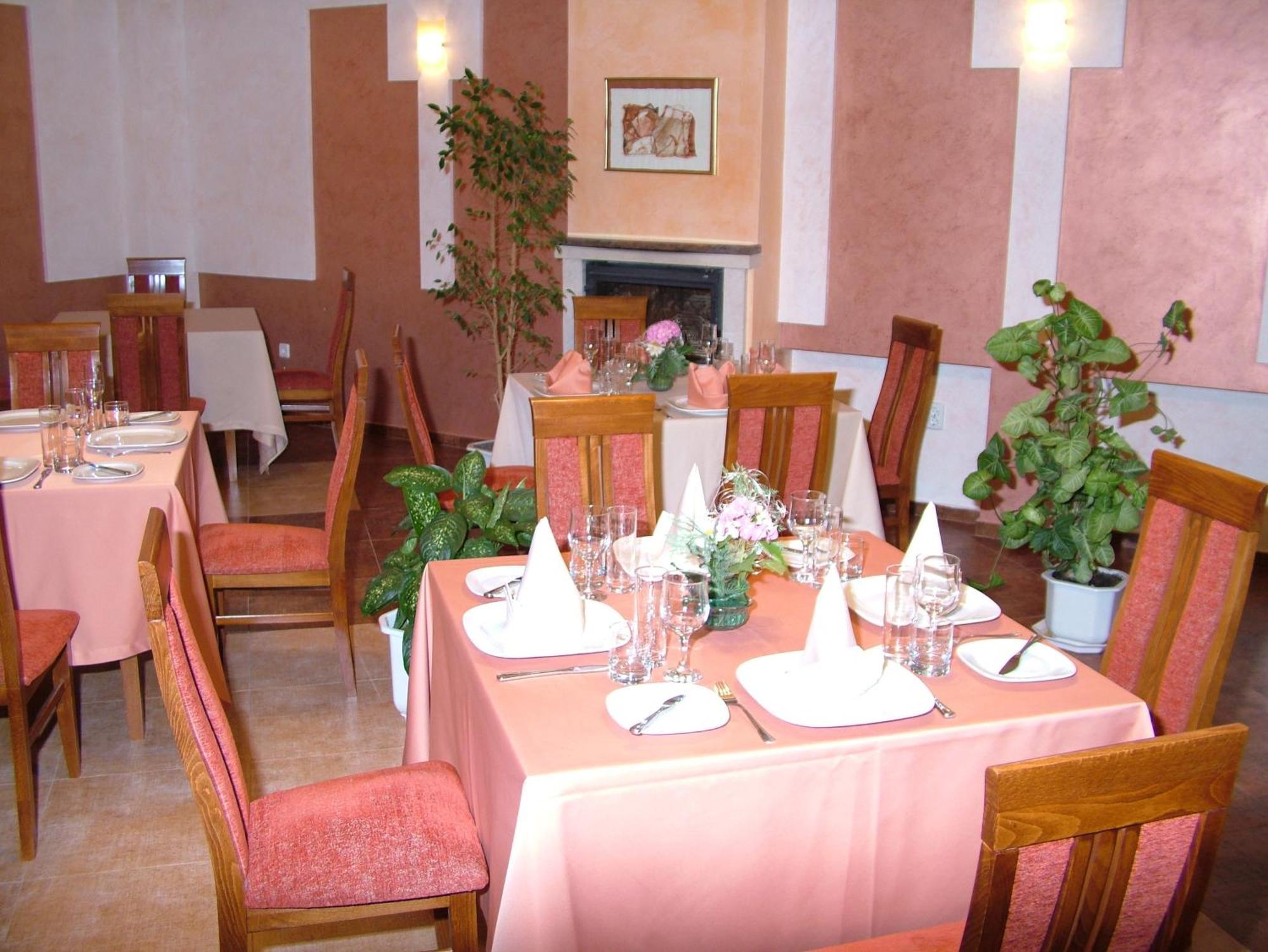 Family Hotel Gabrovo Luaran gambar