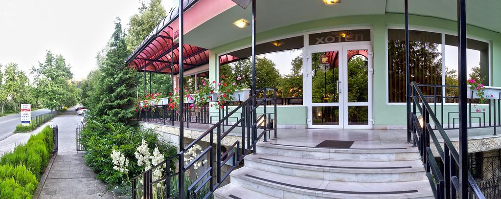 Family Hotel Gabrovo Luaran gambar