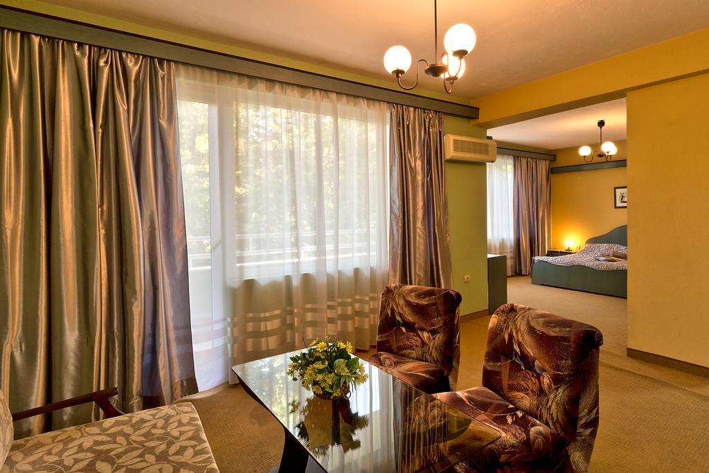 Family Hotel Gabrovo Luaran gambar