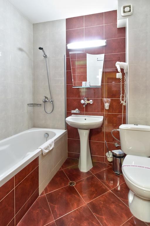 Family Hotel Gabrovo Luaran gambar